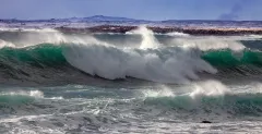 ISL0309_1082_STORMY WAVES IN WINTER (ICELAND)